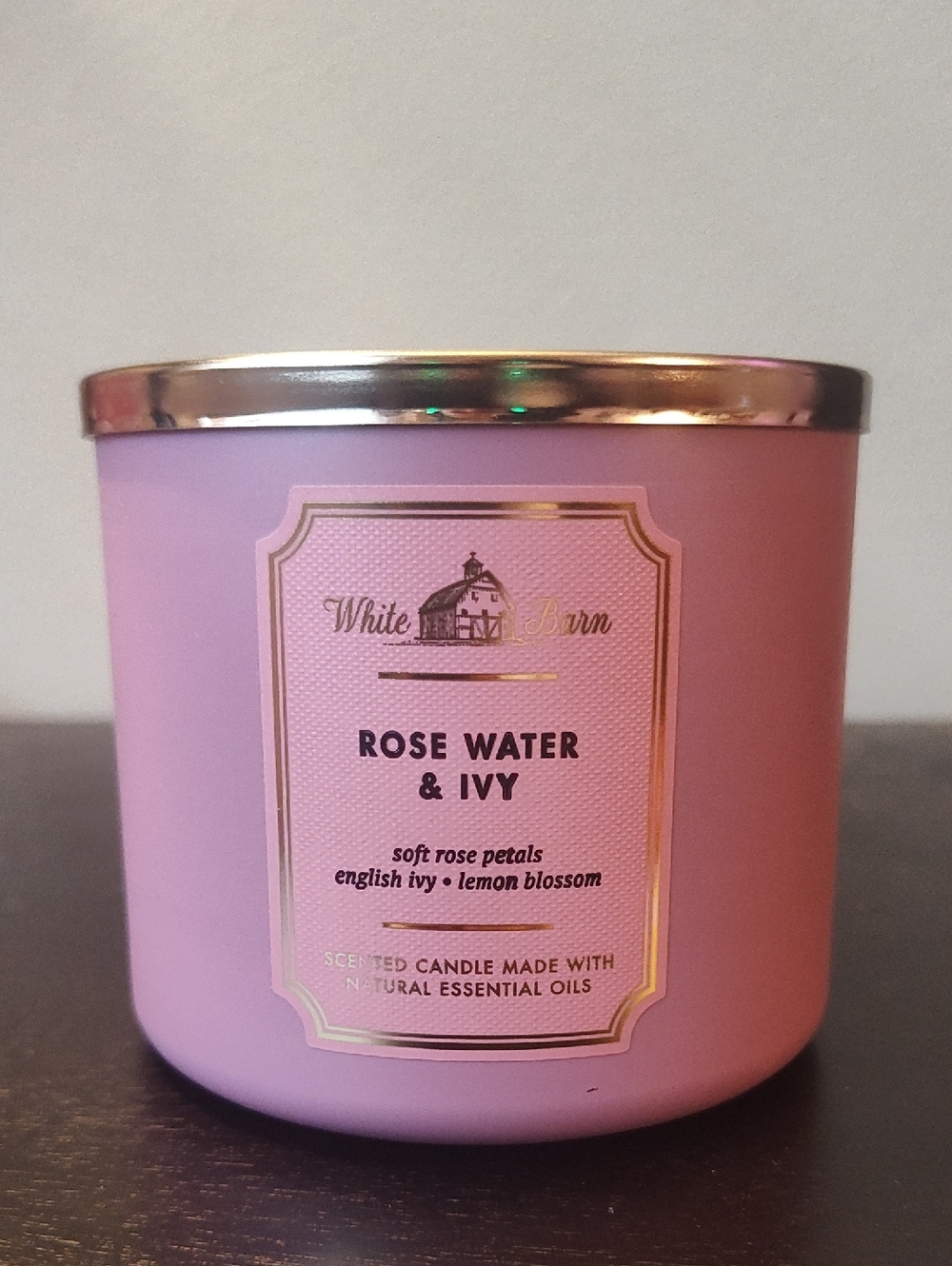 White Barn Rose Water & Ivy Candle - Rose Pink with Gold Lid